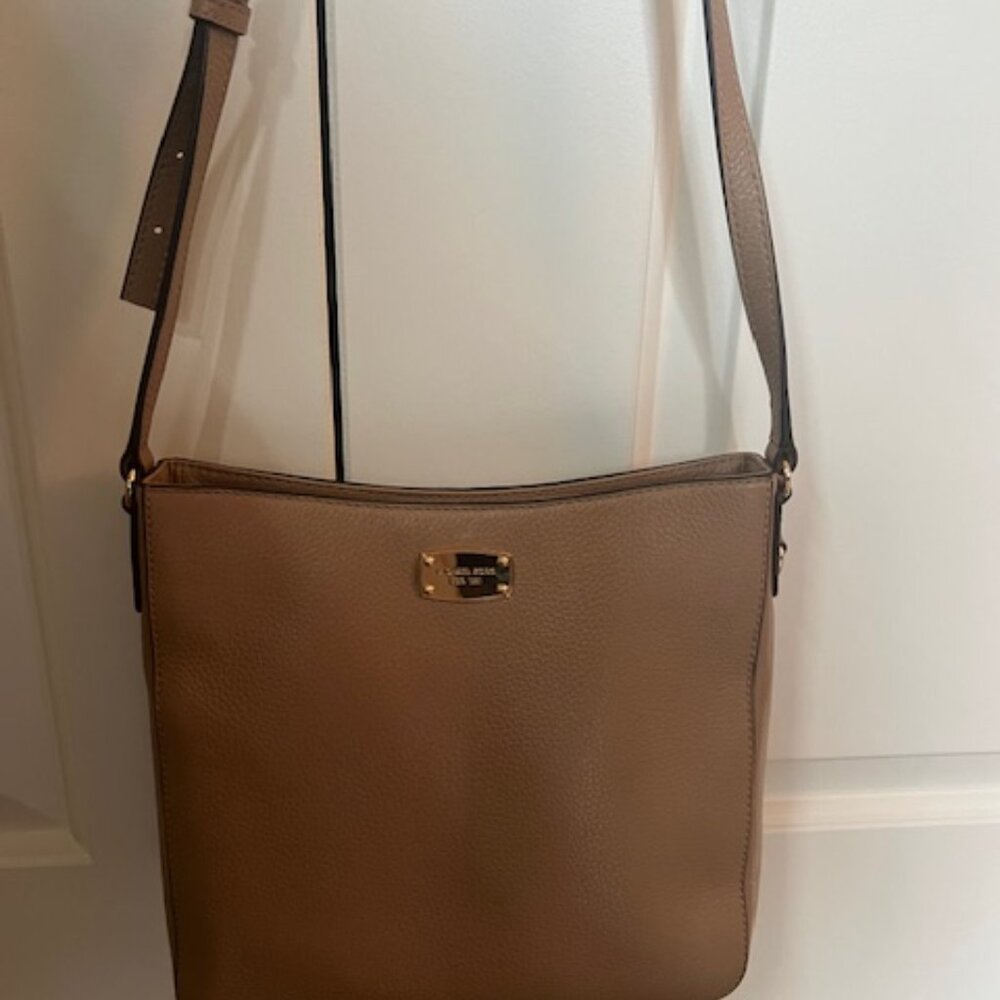Michael Kors Tan Crossbody Messenger bag barely used